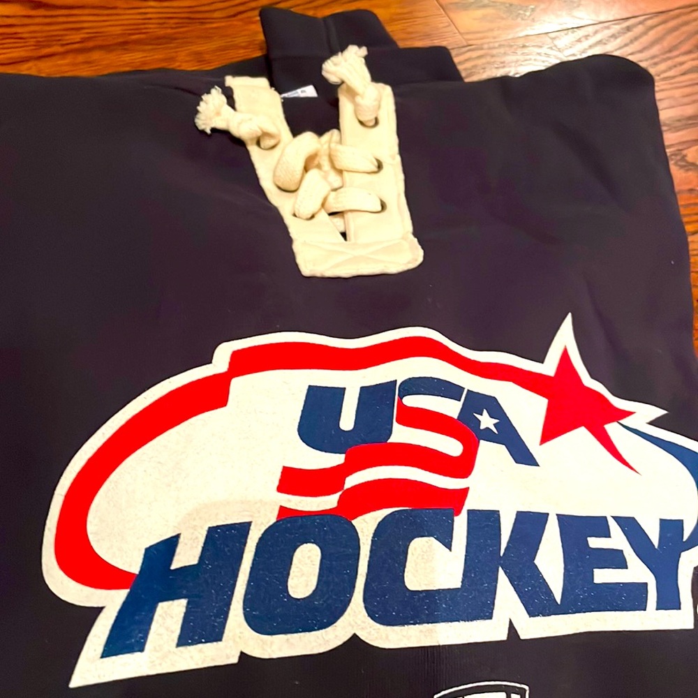 Men’s USA Hockey hoodie